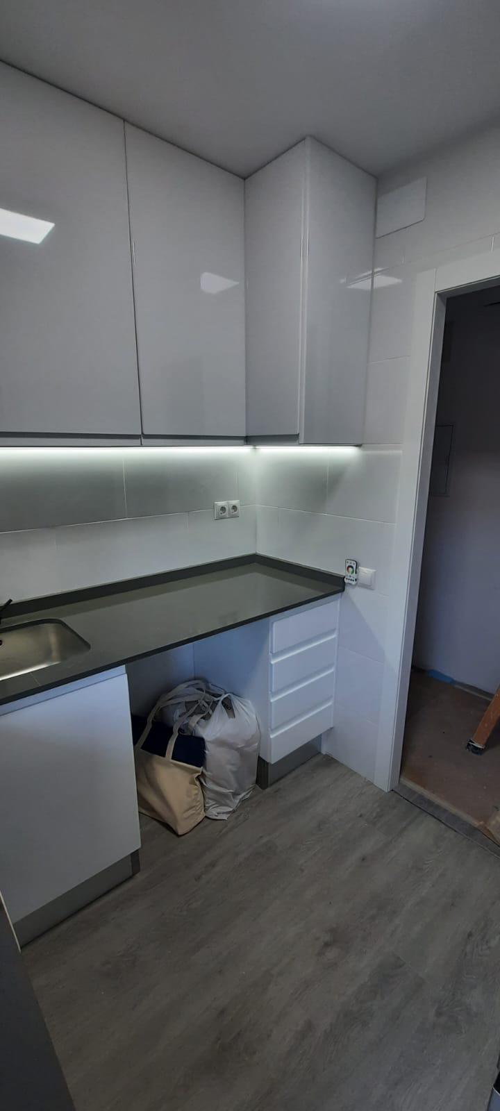 Cocina reformada con detalles