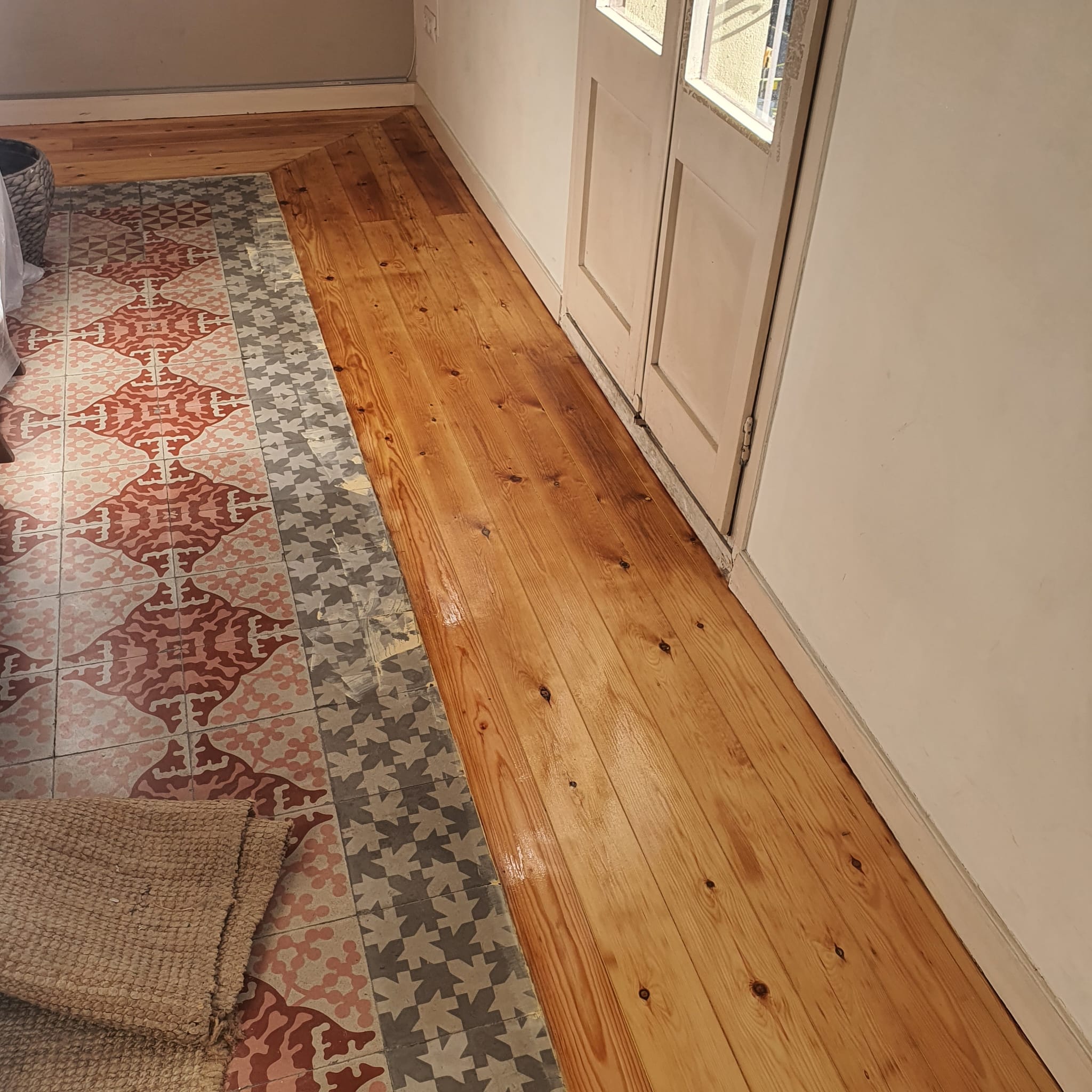 Suelo madera e hidráulico